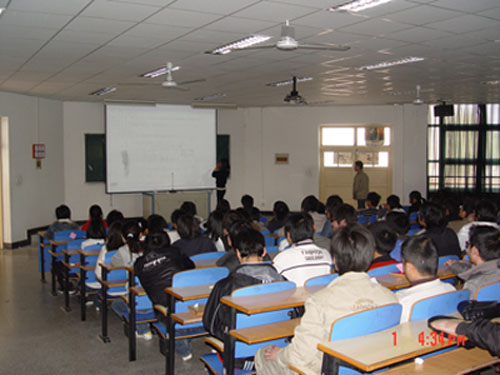 08网络工程专业开展“学风建设我有责，读书思源我先行”主题团日活动