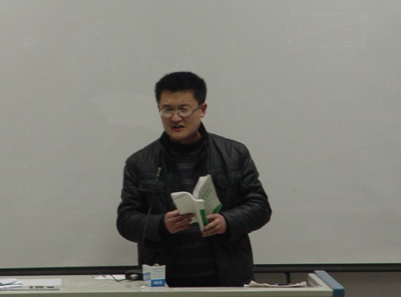 计算机系为卫生评比优秀宿舍发奖